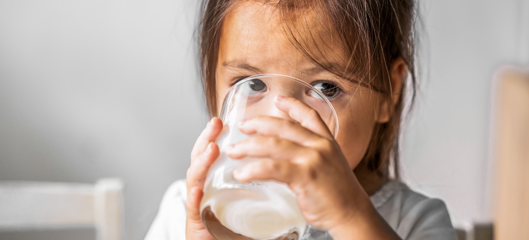 Trẻ bị rối loạn tiêu hóa có nên uống sữa?